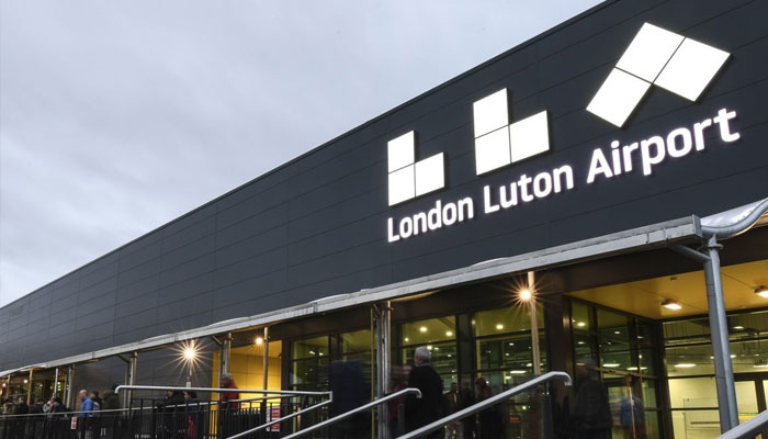 Airport to event chauffeur transfer