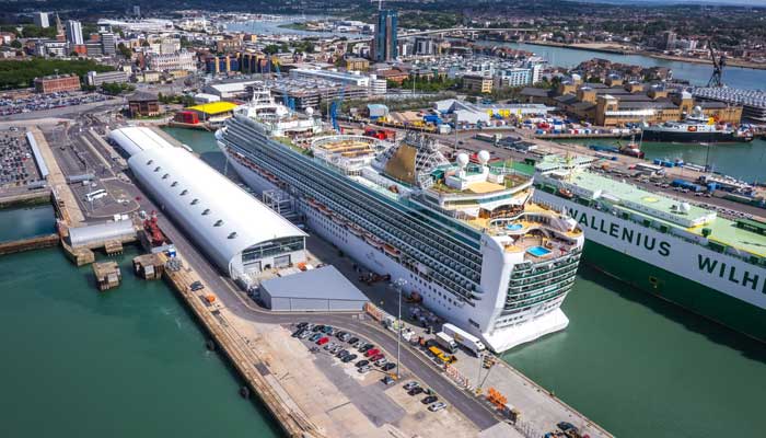 Southampton seaport chauffeur transfer